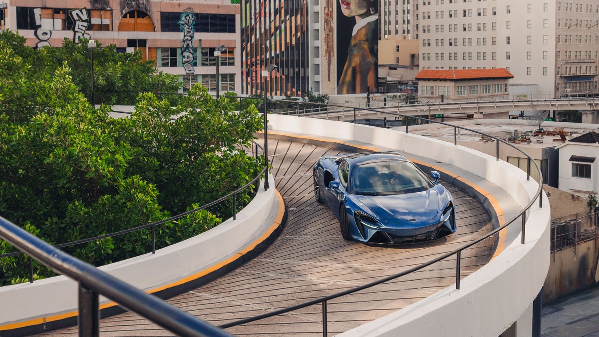McLaren Automotive tweet media