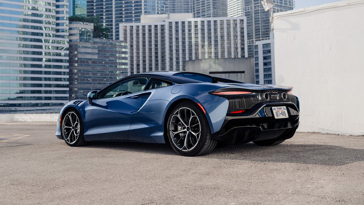 McLaren Automotive tweet media
