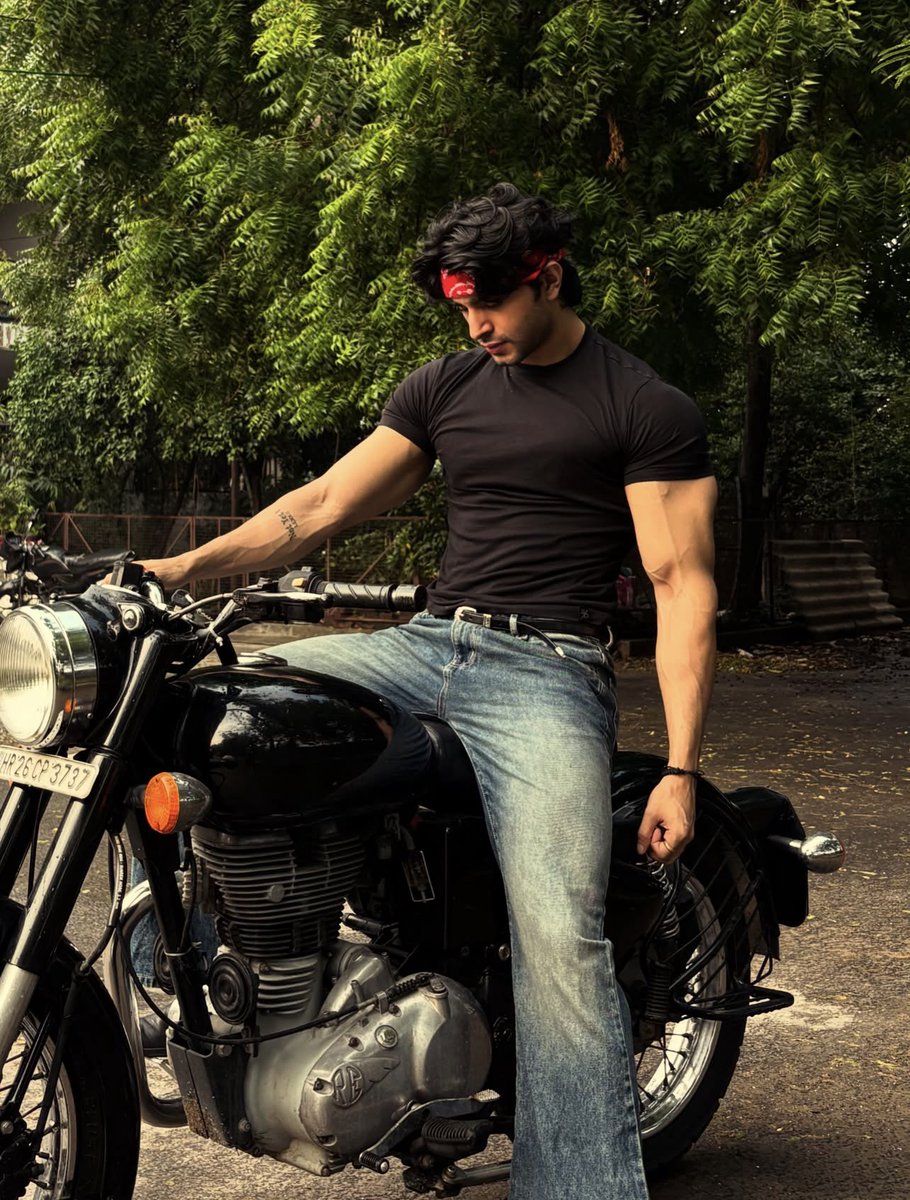 KashviiSpeaks's tweet photo. Dear men, I have only one question: what’s stopping you? https://t.co/lzN7gtsioP