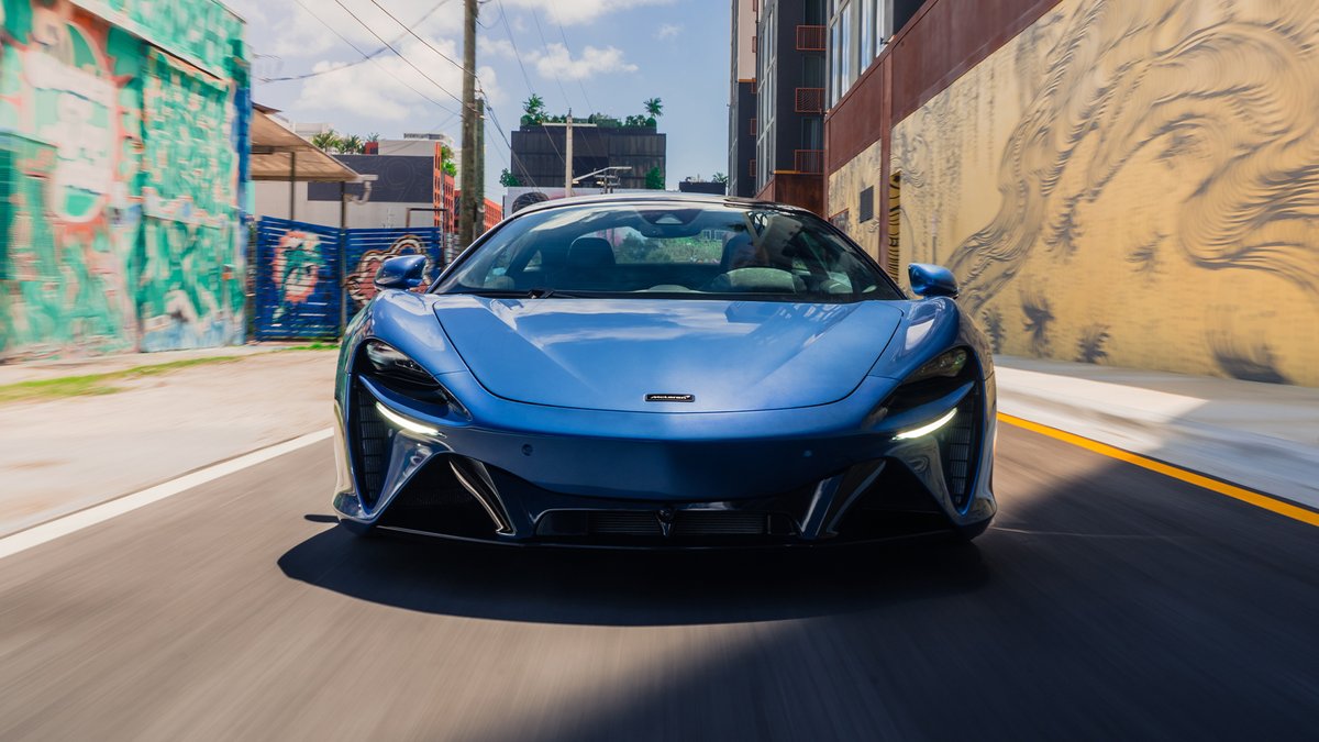 McLaren Automotive tweet media