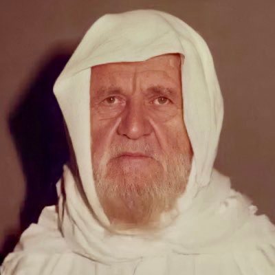 a_alsahood's tweet photo. أعجبني نقاء سريرتهم وصفاء سيرتهم وفيوض صبرهم، وراقني صدق عزمهم ونبل مروءتهم، وشدني قوة همتهم وسداد حكمتهم وعفة أنفسهم، وملكتني قناعة زُهدهم ونزاهة مقاصدهم وشرف غاياتهم وجليل مكارمهم.
هذه سيرهم تصفحوها وكرروا النظر فيها. 

•العلامة ابن باز(ت ١٤٢٠هـ):
١-عالم فقدته أمة-محمد سعد الشويعر مقتطفات من سيرته ومكانته العلمية-مطابع الحميضي. 
٢-جوانب من سيرة الإمام عبد العزيز بن باز-د.محمد الحمد ب رواية الشيخ محمد الموسى  مدير مكتب بيت الشيخ-دار ابن خزيمة. 
٣-الانجاز في ترجمة الامام عبد العزيز بن باز-عبدالرحمن يوسف الرحمة-دار ابن الجوزي. 

====
•المحدث الألباني (ت ١٤٢٠هـ):
١-حياة العلامة الألباني بقلمه-عصام موسى هادي-المكتبة الإسلامية. 
٢-الإمام الألباني دروس ومواقف وعبر-د.عبدالعزيز السدحان. 
٣-حياة الألباني وآثاره وثناء العلماء عليه-محمد إبراهيم الشيباني-مكتبة السراوي. 

=======

•العلامة الفقيه ابن عثيمين (ت ١٤٢١هـ):
١-الجامع لحياة العلامة محمد بن صالح العثيمين العلمية والعملية وما قيل فيه من المراثي-وليد أحمد الحسين-اصدارات مجلة الحكمة.  
٢-الإمام الزاهد ابن عثيمين-د.ناصر مسفر الزهراني-دار ابن الجوزي. 
٣-الدر الثمين في ترجمة فقيه الأمة العلامة ابن عثيمين-عصام عبدالمنعم المري-دار البصيرة. 

======

٠العلامة ابن جبرين (ت ١٤٣٠هـ):
١-أعجوبة العصر سيرة سماحة الشيخ العلامة الإمام د.عبدالله بن عبدالرحمن الجبرين-د.عبدالرحمن عبدالله الجبرين-مؤسسة ابن جبرين الخيرية. 
٢-عبير الياسمين في سيرة الشيخ ابن جبرين-د.طارق الخويطر-دار كنوز اشبيليا. 
٣-أبي كما عرفته: لمحات من سيرة الشيخ الإمام عبد الله بن عبد الرحمن الجبرين- هيا بنت عبد الله الجبرين-مدار الوطن.