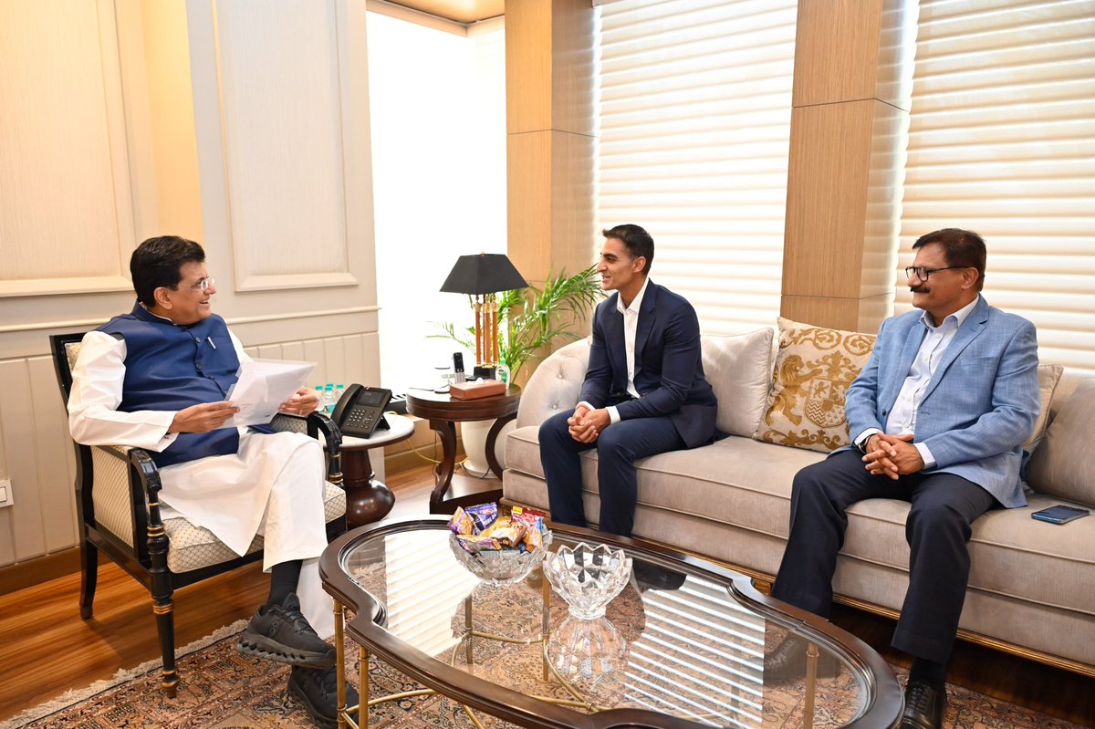 PiyushGoyalOffc's tweet photo. Minister @PiyushGoyal met with Mr. Laksh Vaaman Sehgal, Vice Chairman, and Mr. Sanjay Mehta, President &amp; Head of the Chairman's Office, South Asia, Middle East and Southern Africa, Motherson Group. https://t.co/TaFlAPYAWf