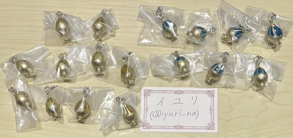 iyuri_na's tweet photo. 交換 まどマギ 魔法少女まどか☆マギカ めじるしアクセサリー ガチャ トレーディングインスタントカメラ風イラストカード スナップマイド

求▶︎同異種杏子何でもor 定価(郵送は+送料)
譲▶︎画像1~3

郵送＞都内手渡し
交換は2点〜、譲渡は1点〜可
Rは比率違いで交換
画像3枚目は同数2枚目含むお取引 https://t.co/T0Hm81FnVa