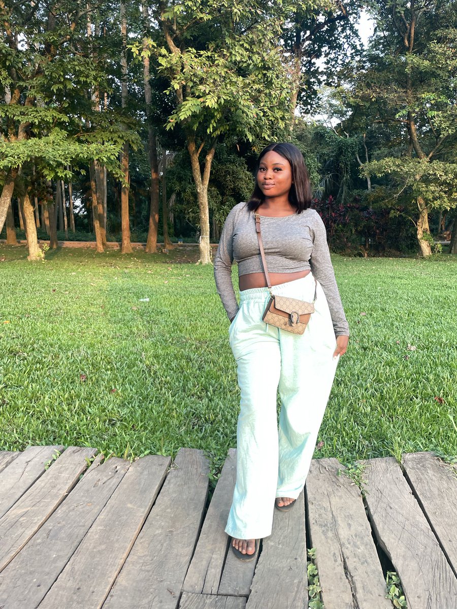 Aramide_v's tweet photo. Less disappearing, more creating. Let’s try this again. 🫶🏽 https://t.co/7rImnkQt8P
