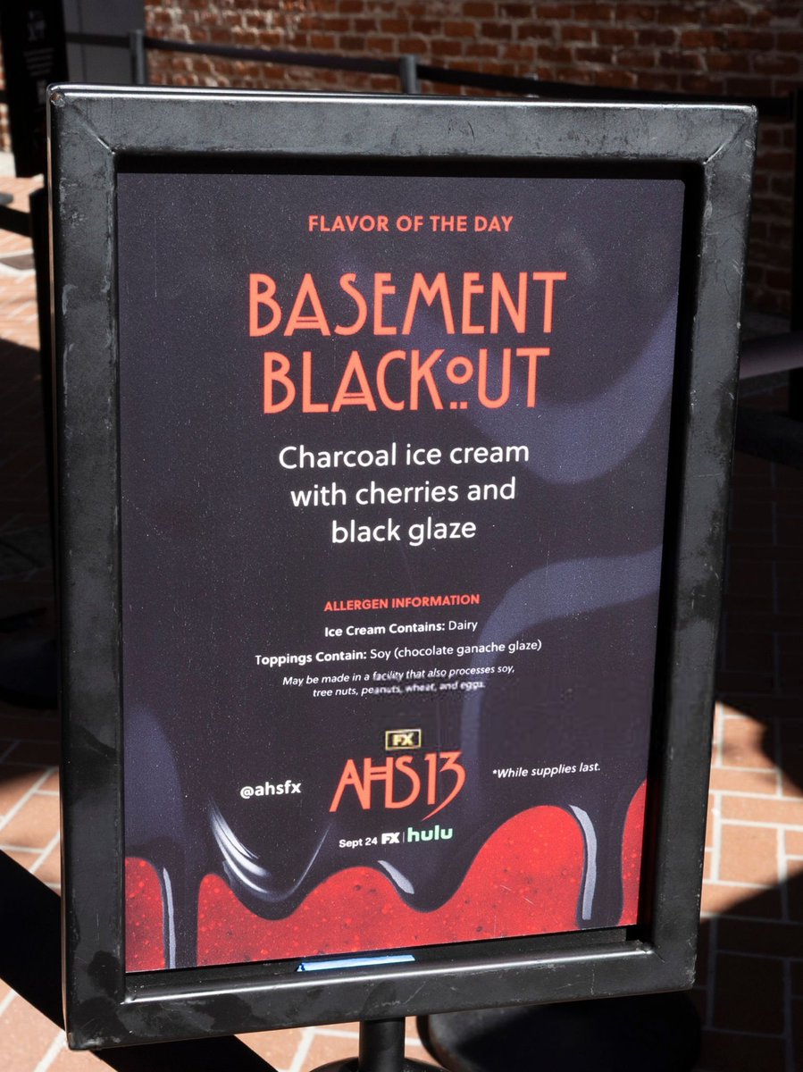 ahsfxoficial's tweet photo. Murder House: BASEMENT BLACKOUT (Apagão no Porão)

Sorvete de carvão ativado com cerejas e cobertura preta.

Personagem para fotos: Tate Langdon https://t.co/ilO96lTgXP
