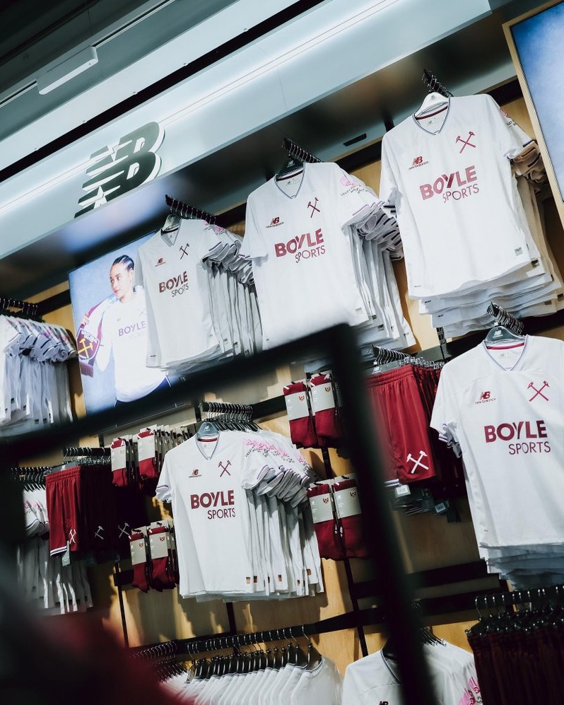 WestHam's tweet photo. We'll be wearing our away kit for the first time against Rangers tomorrow 🪡
