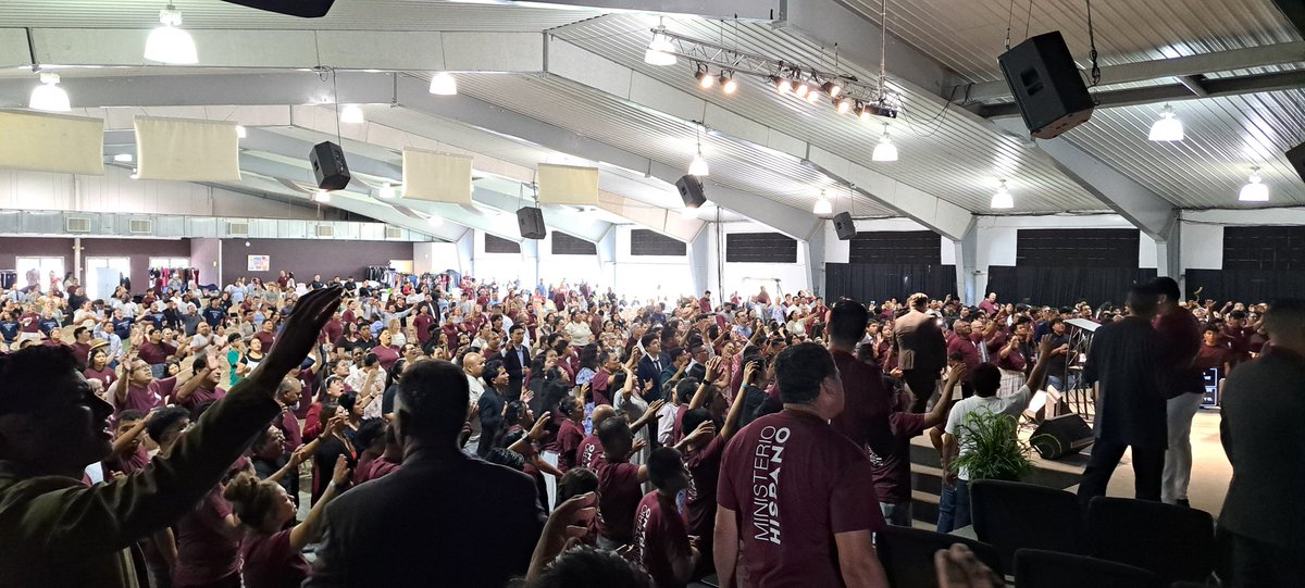 corinthian2113's tweet photo. Amazing time at the Illinois Spanish Camp where God filled atleast 1️⃣0️⃣ kids &amp; 4️⃣ kids baptized 🙌🔥

100+ total people received the Holy Ghost during the conference. It was a blessed time w/ the people of God
#SpanishMinistry #FamilyMinistry #KidMin #Evangelist #SaveOurChildren https://t.co/C1u9UesOCU