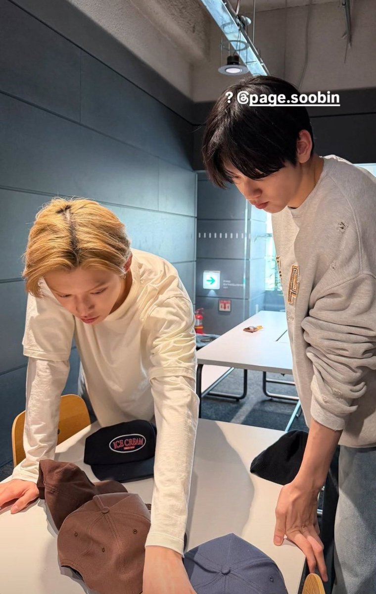 DIIDII_SJ's tweet photo. 이 커플들
남이 찍어준 거 보관하고 있다가 박제하는 거
진짜 기만이라고 생각함 https://t.co/bQjh74rxhs