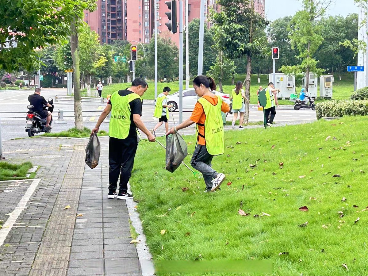 LylaHissem's tweet photo. Come join our community clean-up this Sat (9AM-12PM) at Central Park! Gloves u0026 bags provided—just bring your energy! Meet new neighbors u0026 make our neighborhood shine. See you there! https://t.co/a2NyWEm1bu