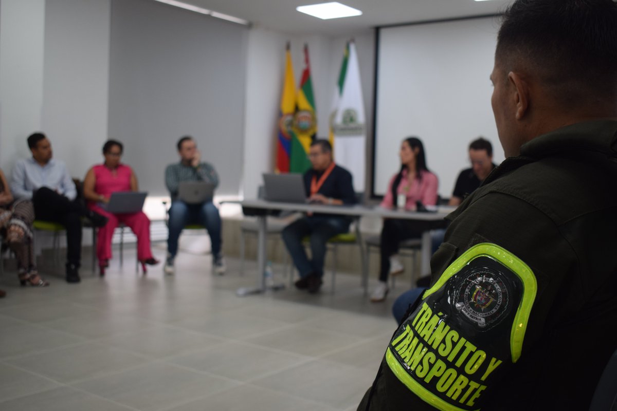 SabanaDeTorres1's tweet photo. 🚌Junto al director territorial del Ministerio de Transporte y la Superintendencia de Transporte, desarrollamos reunión con presencia de las empresas de transporte Lusitania, Cootransmagdalena y Cotaxi... https://t.co/dWGa5AHDxb