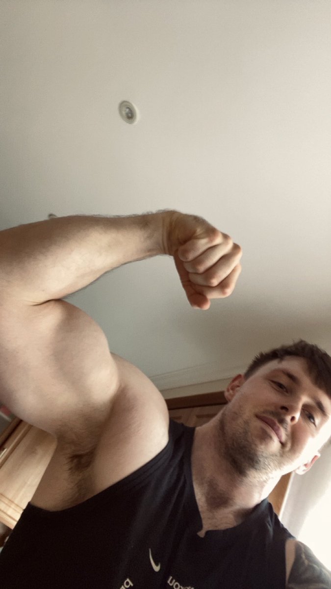TheK_Nox's tweet photo. We take Flex Friday seriously 💪 https://t.co/Xgu6VmxNBs