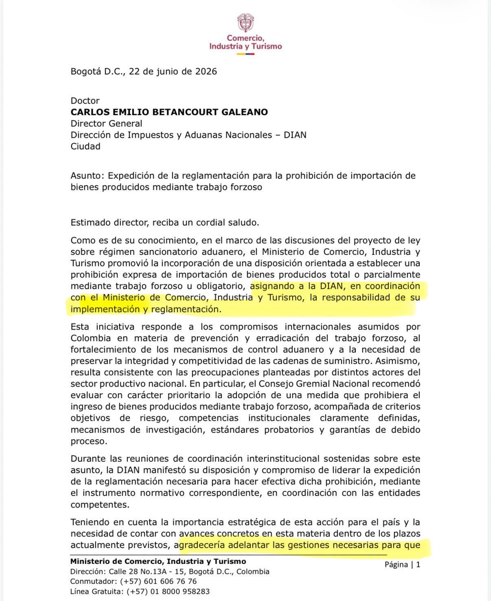 CarolBordaA's tweet photo. En algo sí son eficientes los del Pacto Histórico: en lavarse las manos. 

Ahora resulta que la subida de aranceles de EE. UU. es culpa de un gobierno que ni se ha posesionado, ignorando que la mismísima Ministra de Comercio tuvo que rogarle a la DIAN mediante carta que actuara para evitarlo. 

Incompetencia pura.