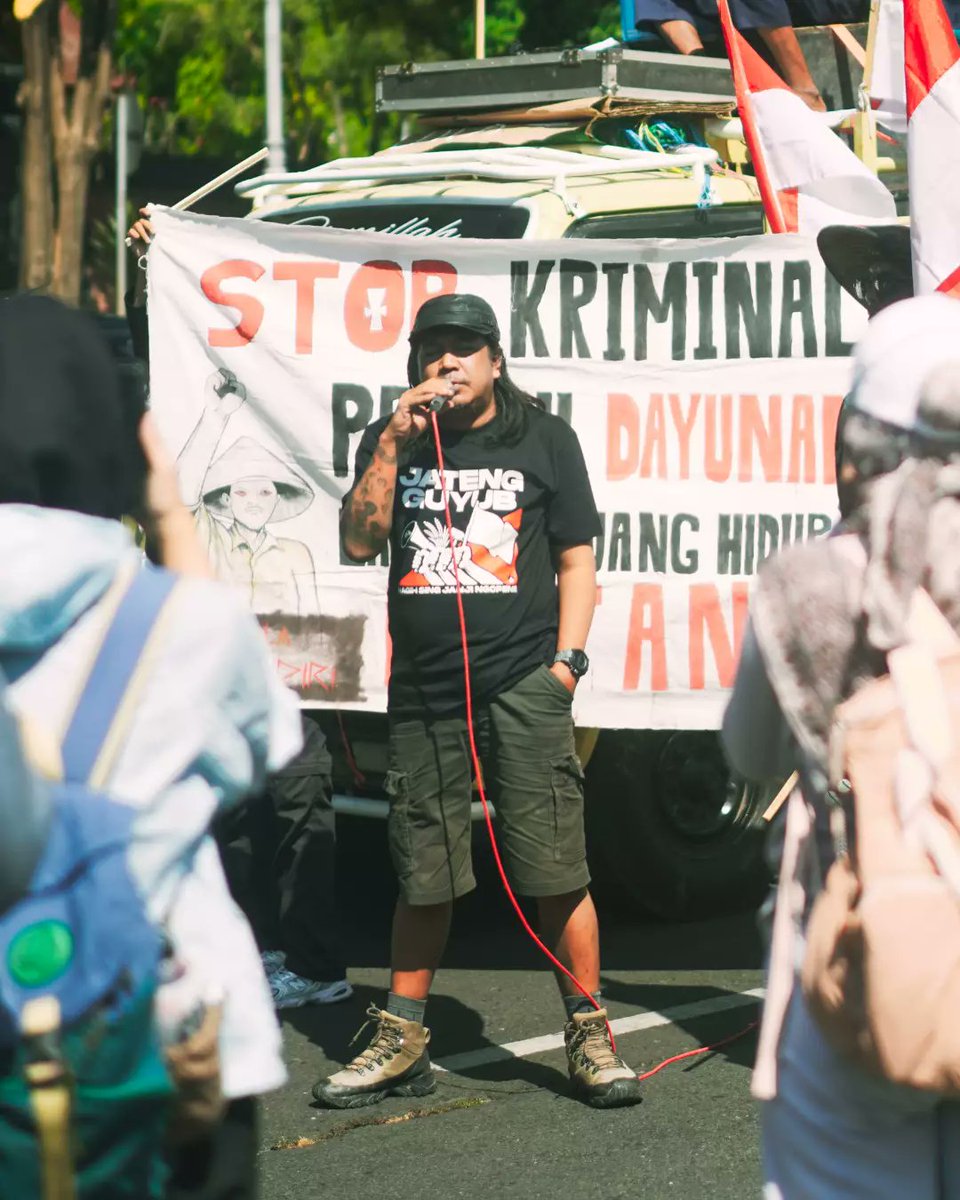 Jateng_Twit's tweet photo. Info : Aksi Jateng Guyub Akan berlanjut Bulan depan sampai Semua Tuntutan DIPENUHI❗ https://t.co/pcdx5G6RDp