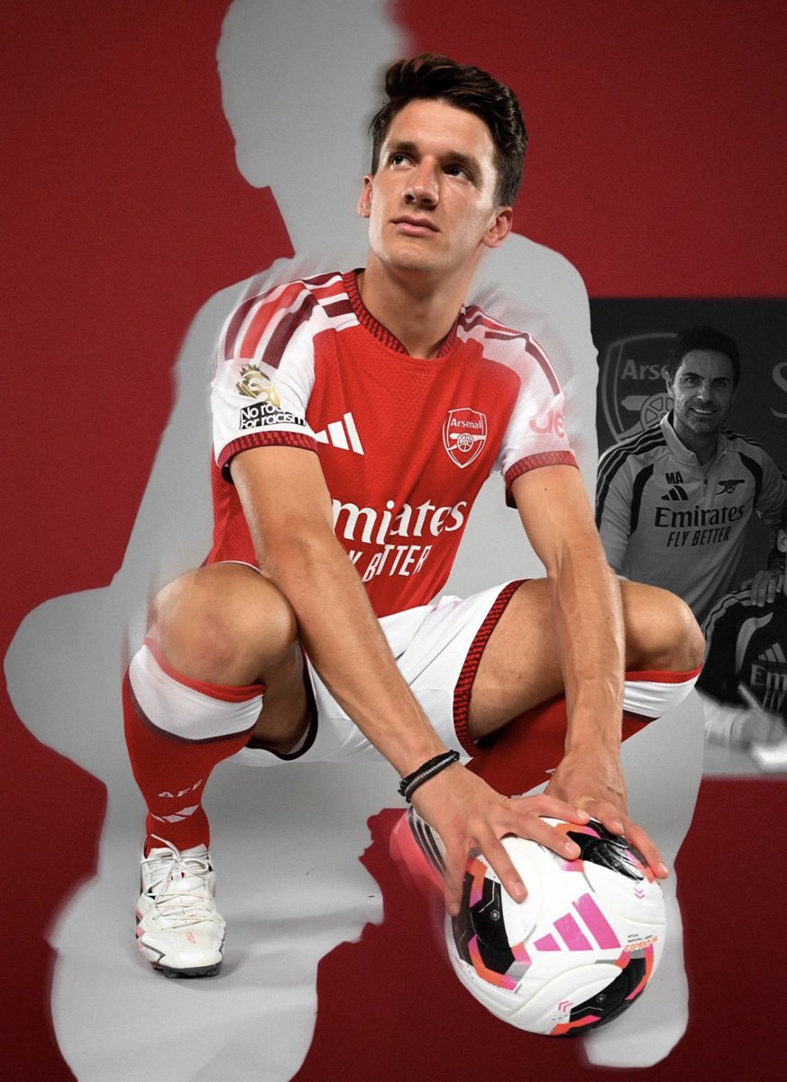 ChristoTzolishq's tweet photo. Dreams come true 🔴⚪️ https://t.co/EaSmjEE7jt