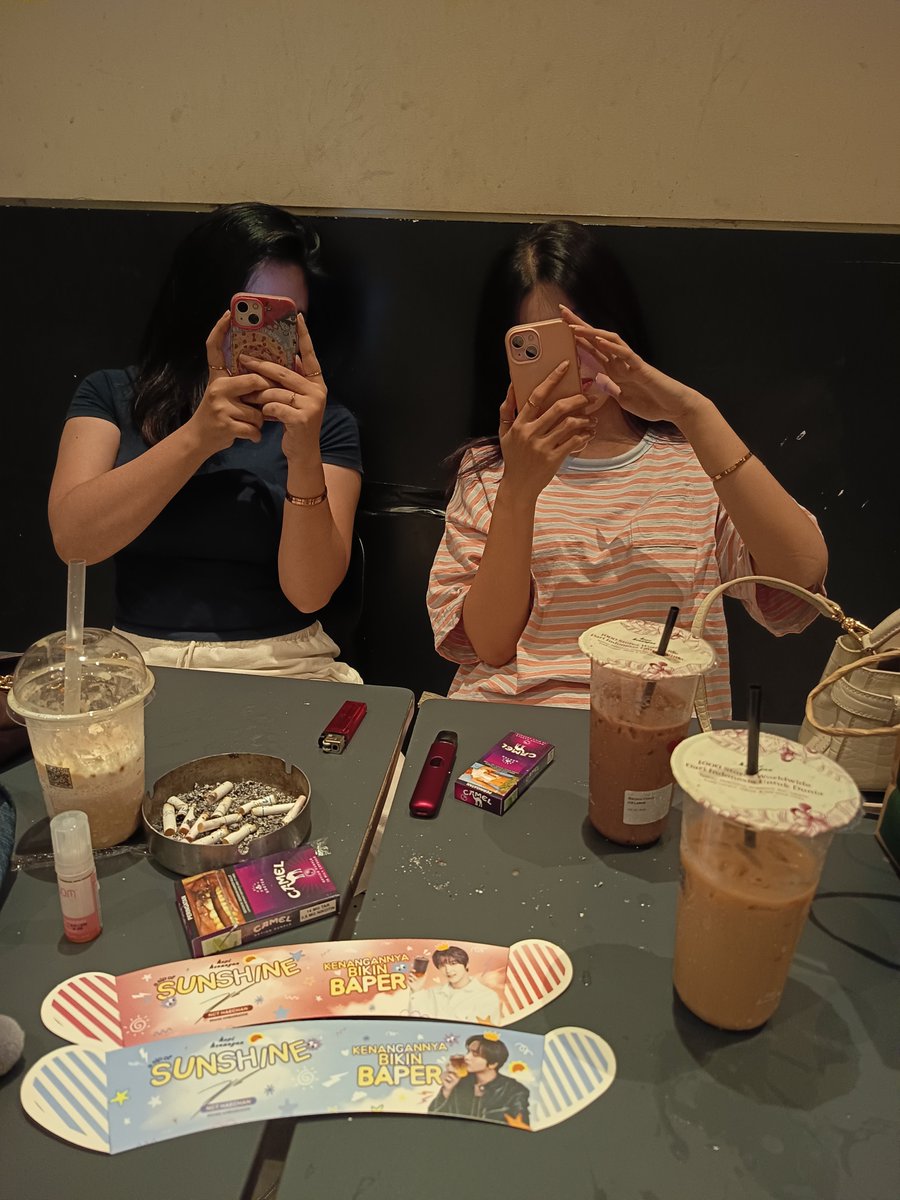 haepinnesss's tweet photo. Akhirnya ak dapet juga cupsleeves haechannn🥺🥺🥺 maaciiii @ayaatayi udaaa beliin ak huhu dan maaciii cemankuuu yg suda bersedia menemani ak pdhl kelen bukan kpopiesss❤❤ senin kita war lagi yah heueheuehe https://t.co/Bp7NaAE0dN
