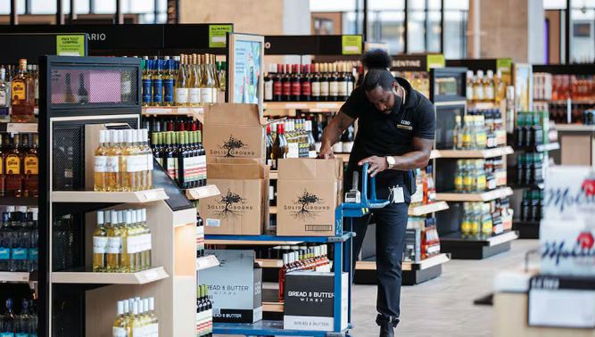WesternStandard's tweet photo. Toronto bar loses liquor licence after buying stolen booze from encampment group

https://t.co/wEGcLnsGDU https://t.co/sOjn29OuJm