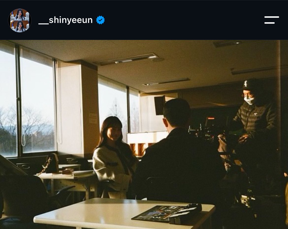 yeeunjjang_'s tweet photo. it’s giving the same vibe only his back showing in her ig 😭 https://t.co/u0eZw4S9N7