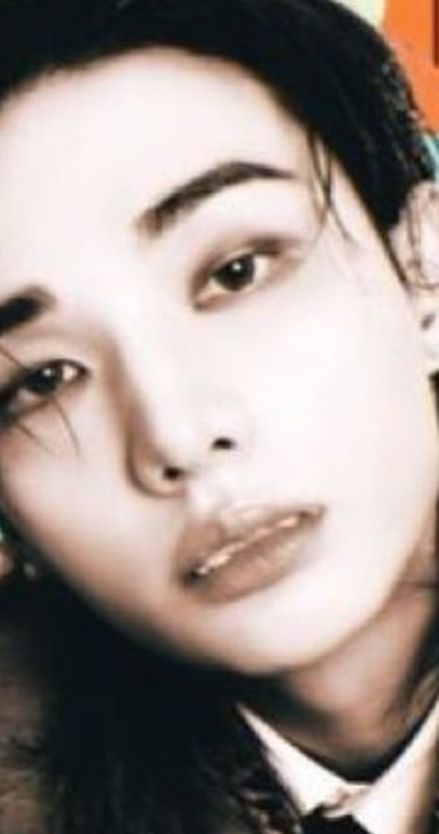 Synonymaws's tweet photo. First, I thought ooo vampire, then I saw his Dom holding food. https://t.co/83hqNtgY8n