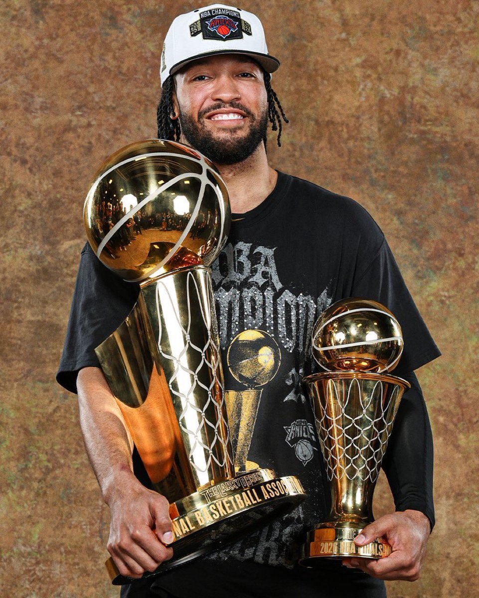 AugieRod's tweet photo. @KingJames Very neat Lebron, thank you. Knicks in 5… https://t.co/kCVNc4g15q