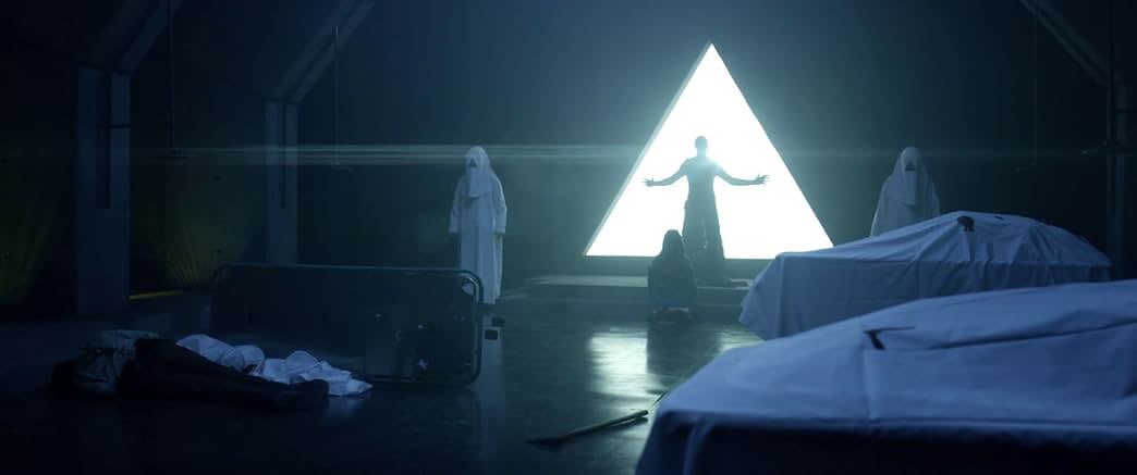 local_deadgirl's tweet photo. The Void (2016) https://t.co/h0jhTYcRX7
