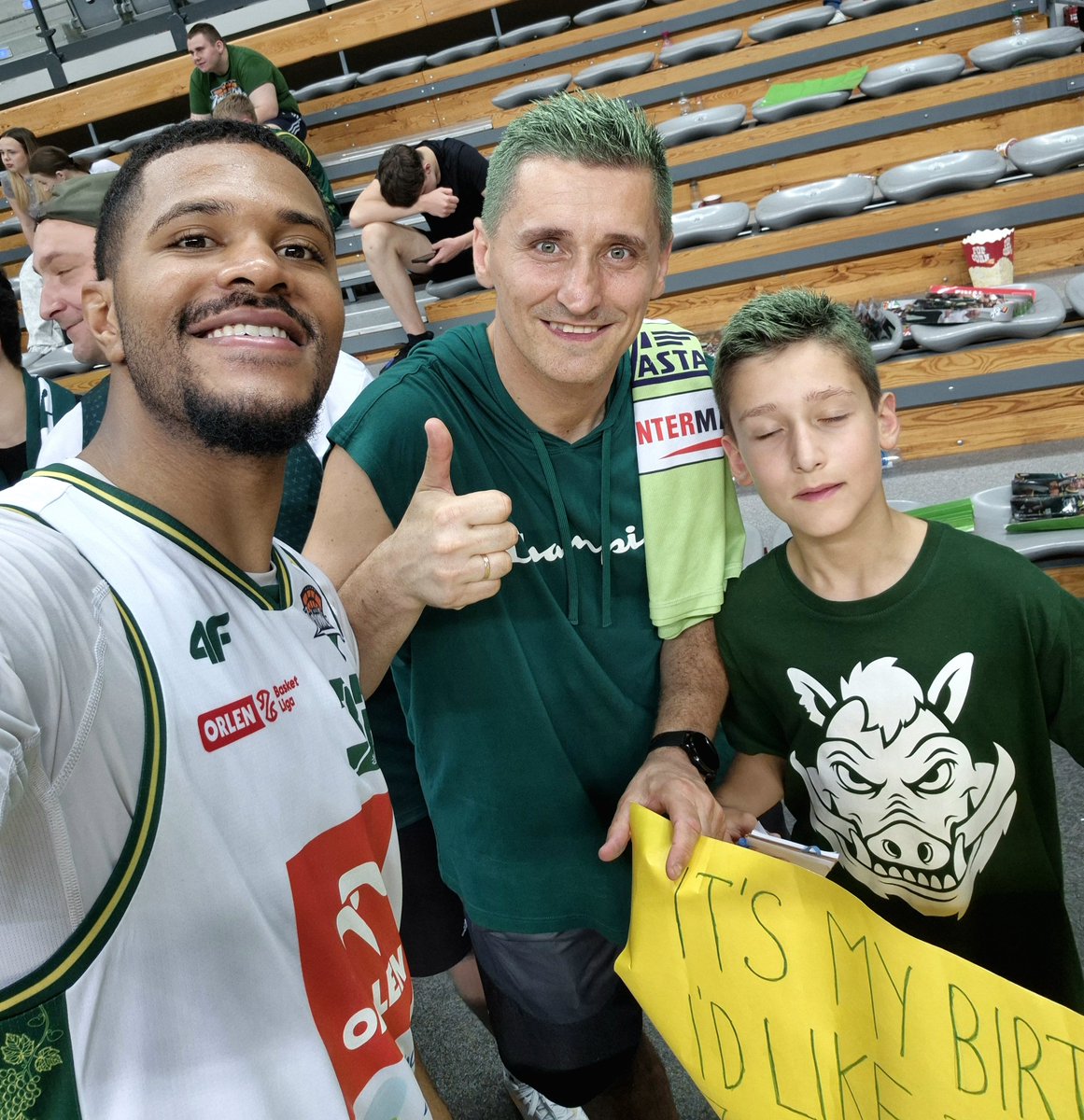hkondycki's tweet photo. @kkzastal @j_maughmer @EBPLO @j_maughmer good luck and maybe see U soon 🥹 https://t.co/iGhck63tjk