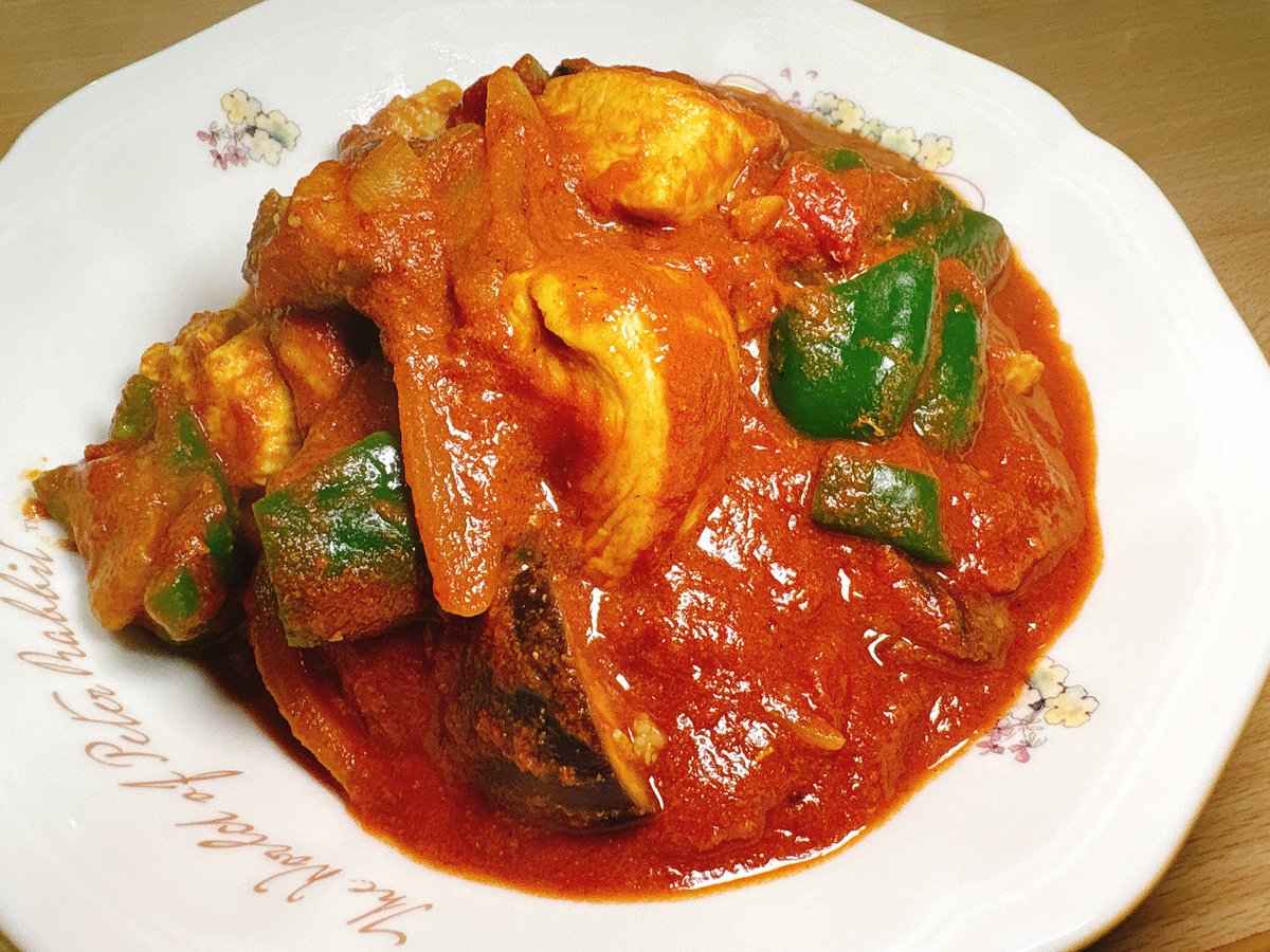 smchihiro's tweet photo. 今日は無水カレーを作って食べました。
辛くしすぎたので飲ませにきてください！ https://t.co/csQyr2RyH5