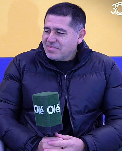la12tuittera's tweet photo. 🗣️JUAN ROMÁN RIQUELME en @diarioole:

"¿Si me gusta ser presidente? Me gusta SER PARTE DE BOCA, amo eso. Soy feliz estando acá. Espero poder estar por MUCHO TIEMPO

Hay cosas que me EMOCIONAN: mi mamá, mis hijos y este club. Yo siempre lo repito: Boca puede vivir sin Riquelme. Riquelme sin Boca, no.

¿Mis reacciones de cómo celebro los logros? Es MI MANERA DE SER. Hasta cuando jugaba, si hacía un gol, no era de festejar mucho tampoco".