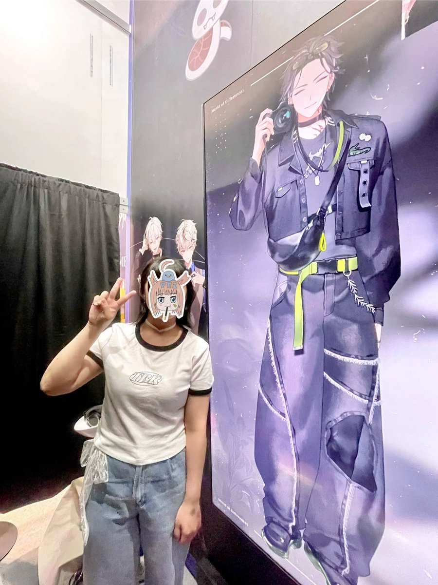 peipei_daisy's tweet photo. 1V1可以跟油魯諾說話很開心
我真的超級無敵緊張🫨
原本想問的沒說出口不過沒關係
有見到你就很開心了💚

六抽徽章沒重複 手超抖🫪
還有跟Saru女僕拍照😆
見到很多悠魯大家聚在一起聊天
最後還有大合照🥳
星期日還要來 好想聽🐊唱歌ˆᴗ.ᴗˆ

回家遇到火車大延誤
現在才吃今天第一餐？🫠

#漫遊runo https://t.co/RseshRAloi