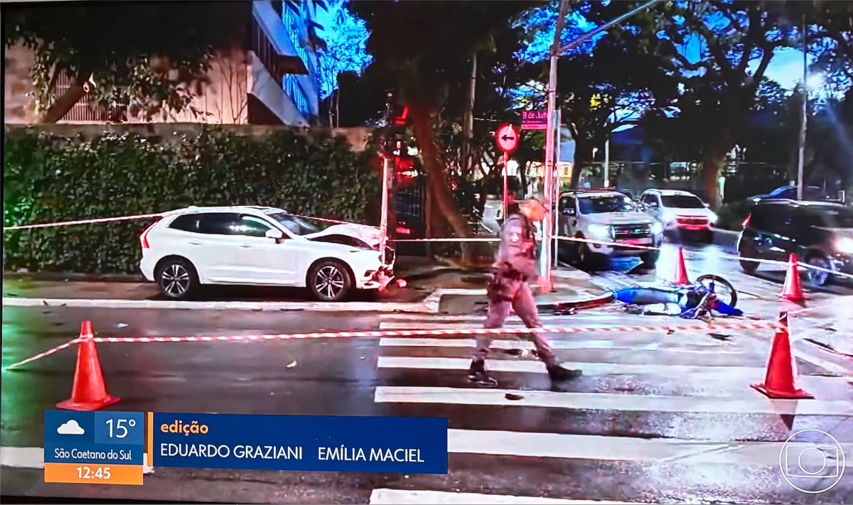nonoinvestidor's tweet photo. Um playboy de 22 anos tirou a vida de um trabalhador, PELA SEGUNDA VEZ em 5 anos. Em 2020 ele bateu na traseira de um motoqueiro e tirou a vida do rapaz. Ontem, saindo da balada na Vila JK, dirigiu na contramão, bateu e tirou a vida de outro motoqueiro. INACREDITÁVEL. UM VERME. https://t.co/DCvRQP370F