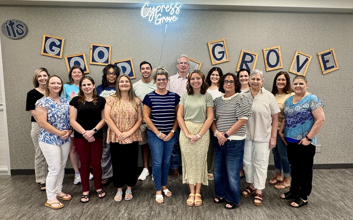 cg_cats's tweet photo. CG Guiding Coalition is ready to guide greatness this year! Fantastic group of educator leaders! https://t.co/BLehhkv7MR