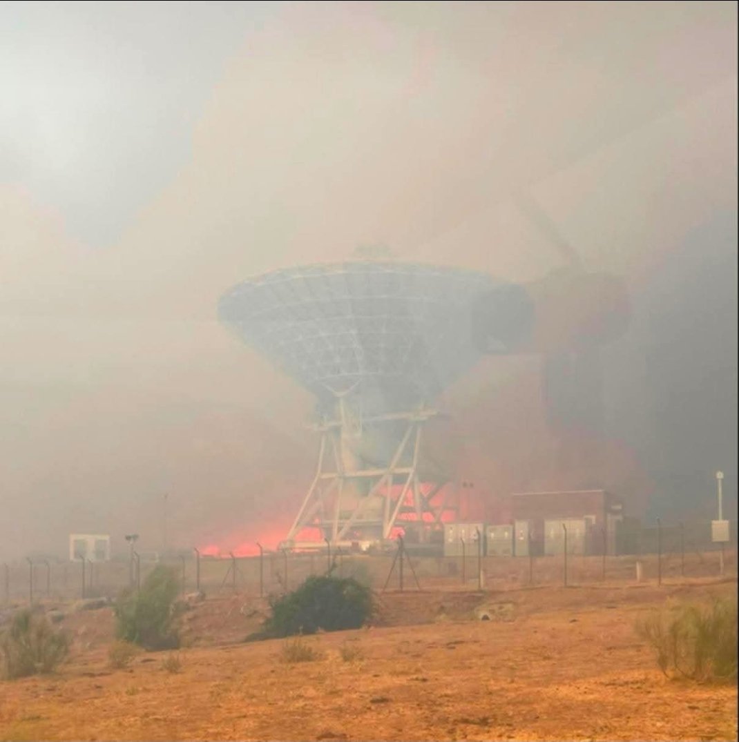 juankypg's tweet photo. Antenas de Robledo de Chavela rodeada de llamas....
17:40
Que auténtico infierno....

Recibido por WhatsApp 

#IFSierraOeste https://t.co/R8d6z3crSe