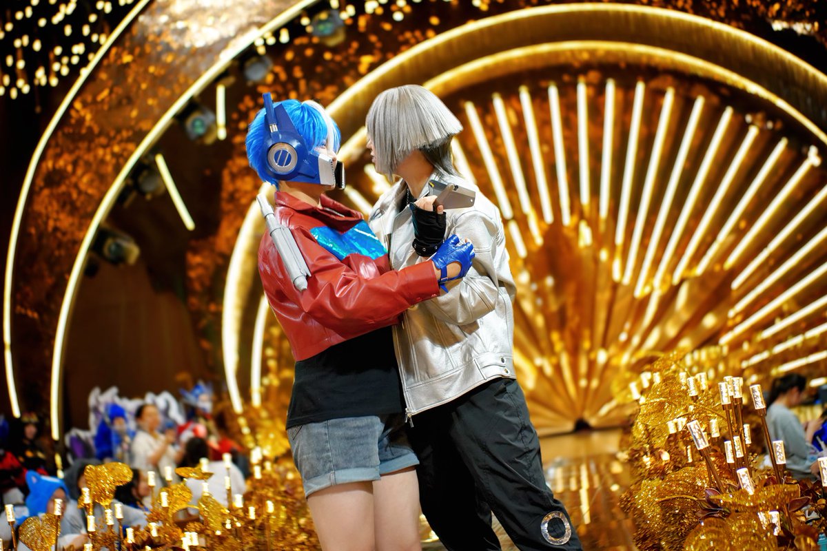 Claire0201m's tweet photo. only结束一周了我还在戒断，求一键回到7.17晚上的教程……
和女朋友一起出起源双王参加了团片企划，拍了很多美丽的照片，舞台体验也非常绝妙，但还是留了很多遗憾🥹不过遗憾就是下一次的念想啦，明年见猫扑姐们！
 #megop #cosplay https://t.co/O6GxBh59vw