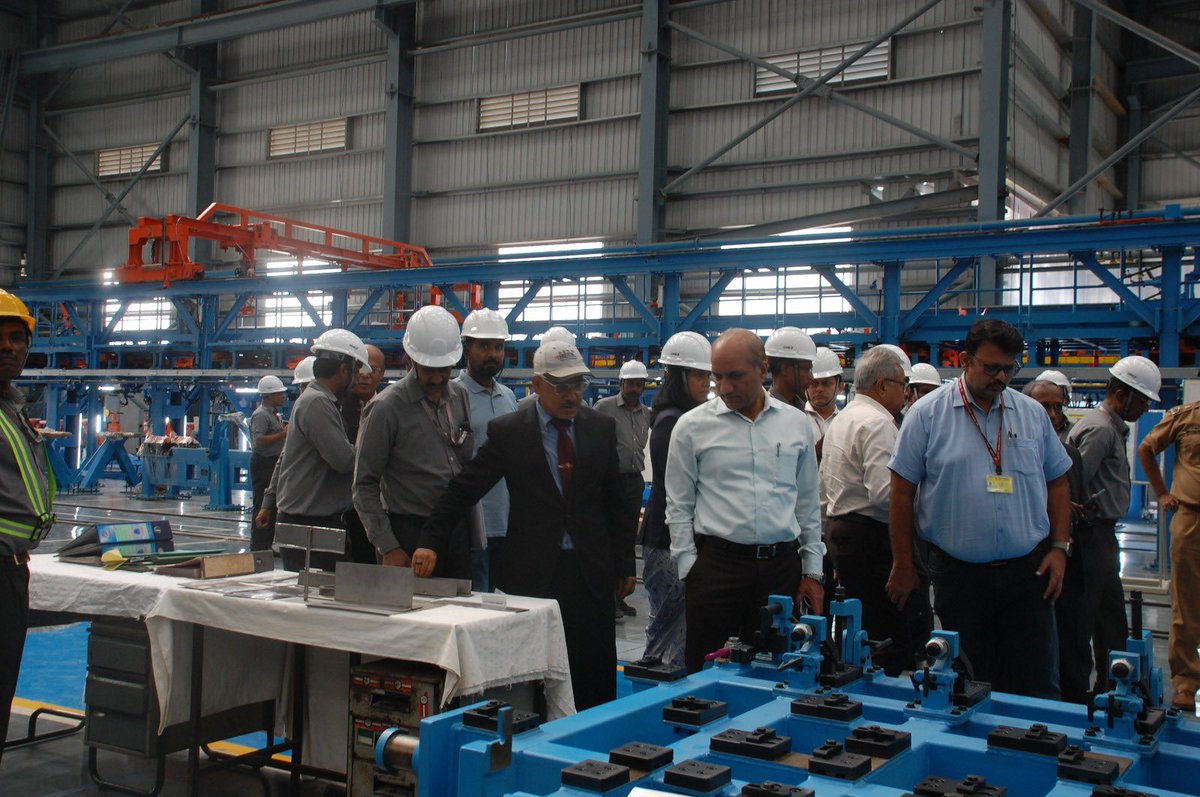 DefProdnIndia's tweet photo. Secretary (Defence Production) Shri Sanjeev Kumar, along with Joint Secretary (Land Systems) Dr. Garima Bhagat, visited the Rail Complex of #BEML in Bengaluru today to review the Company's advanced manufacturing capabilities and the progress of key strategic projects.

The senior officials from DDP reviewed BEML's state-of-the-art manufacturing facilities, including the #VandeBharat Sleeper, Metro rolling stock and high-speed trainset production lines. At the ADITYA Plant, they assessed the progress of India's first high-speed trainset manufacturing programme, where key milestones and technological capabilities were presented by BEML.

#AatmanirbharBharat #DefenceProduction #MakeInIndia