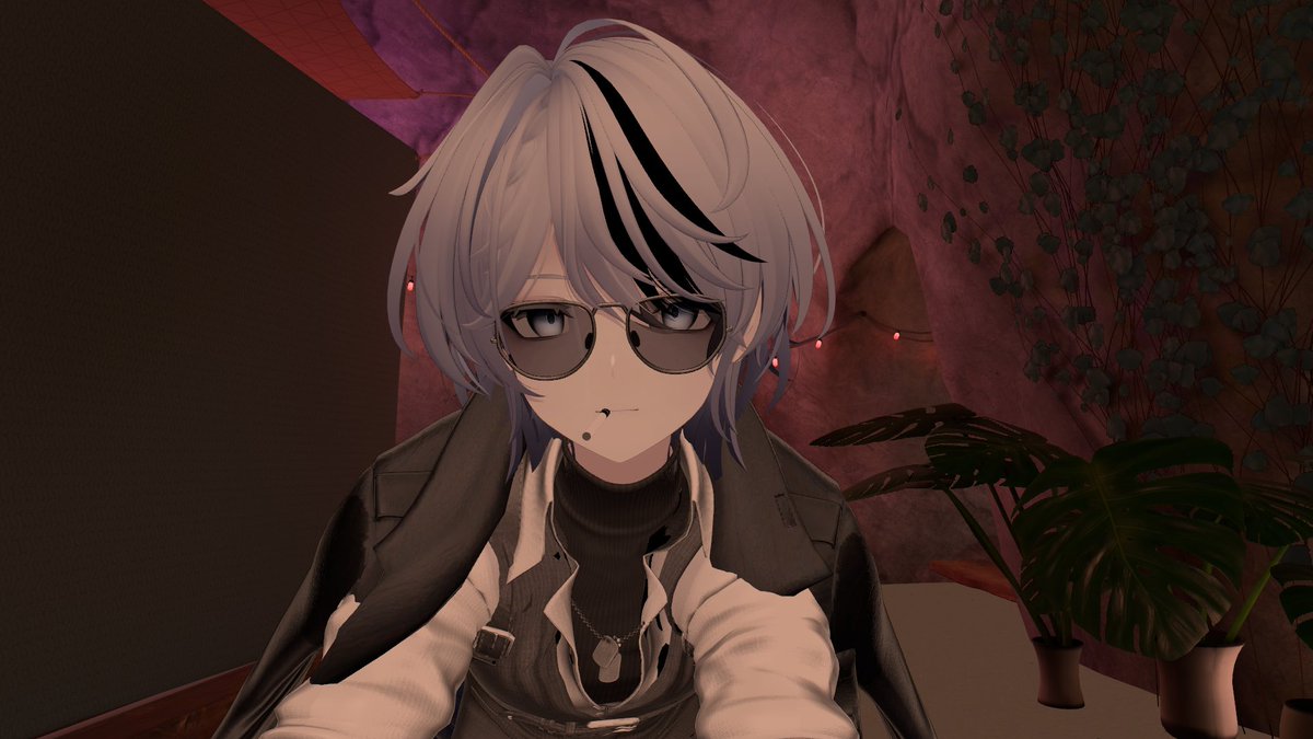 sora01_vr's tweet photo. 本日の映り込みジョーカー(撮れと命令されました) https://t.co/QocBG14XMl