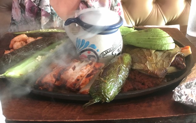 allenbacon's tweet photo. Kalaveras is Muy Bueno.  My Review. #Kalaveras #MexicanCulture #MexicanCuisine #Restaurants https://t.co/wQReaBS7zU https://t.co/4rveGpLbR0