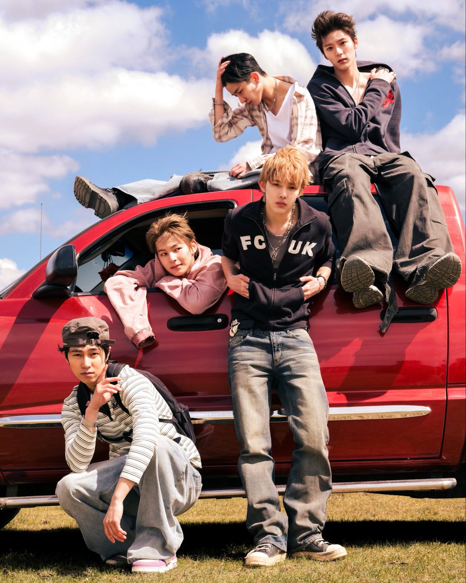 wayfboys's tweet photo. heat wave #wayfboys https://t.co/jR2LnTGNBg