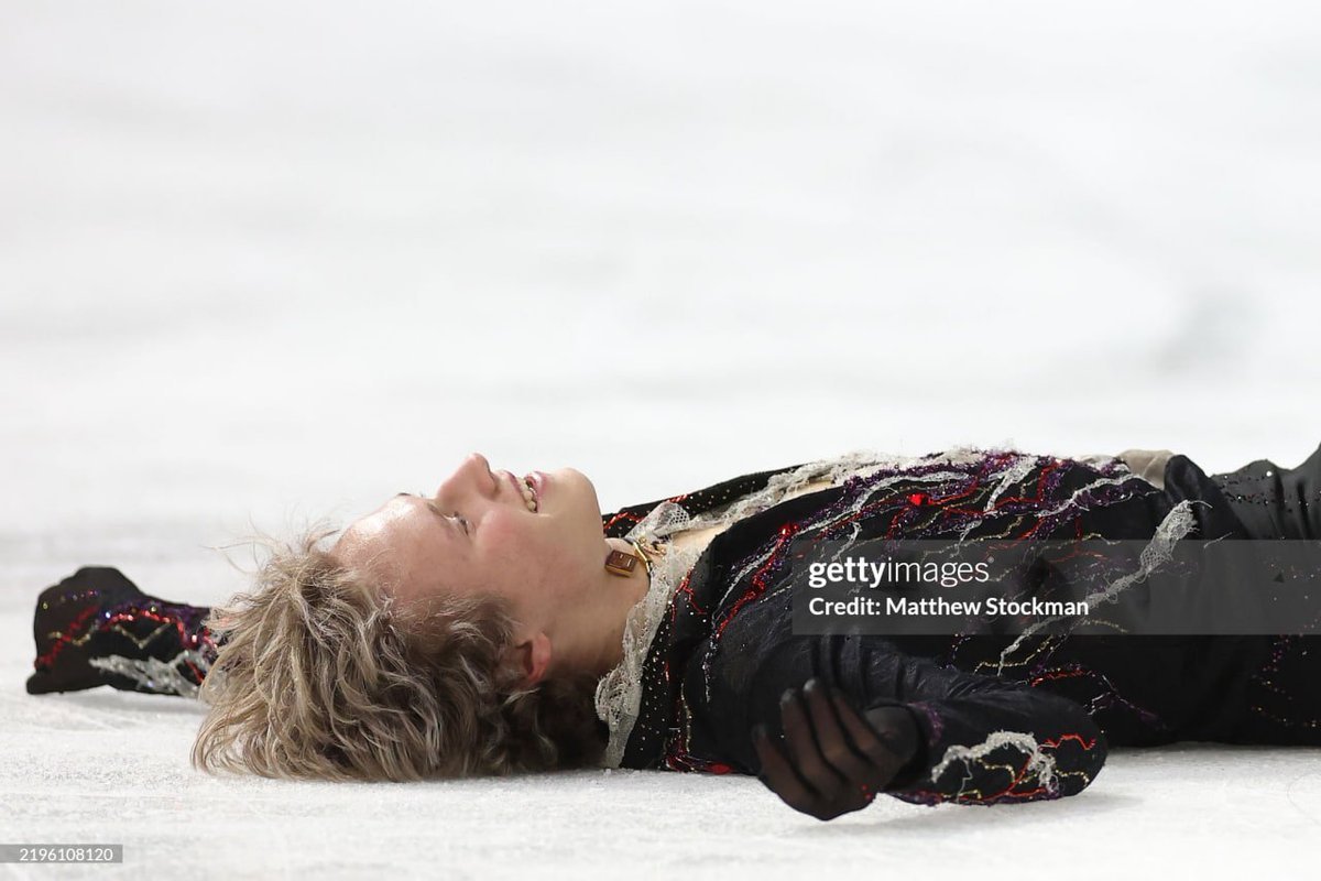 Chany425586's tweet photo. The HAIR ohhh, me encantaa 🫅🏼⛸️⭐ #iliamalinin #quadgod #prince #figureskating #hair #blonde #star #beauty #glamour https://t.co/EXqcVezcS8