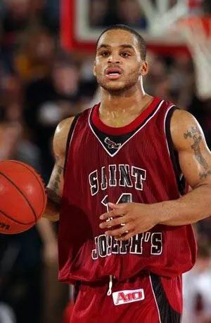 RunTheBall5600's tweet photo. From tampering for Daniel House to signing LeBron… the Jameer Nelson effect. https://t.co/HFviyjIDlh