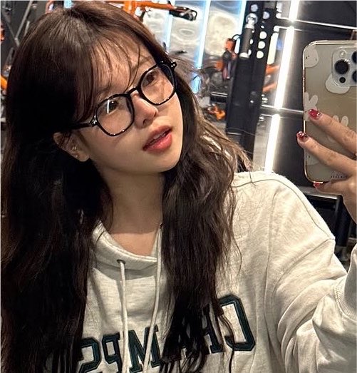 hyeiseon's tweet photo. https://t.co/MgOmcMKcoC