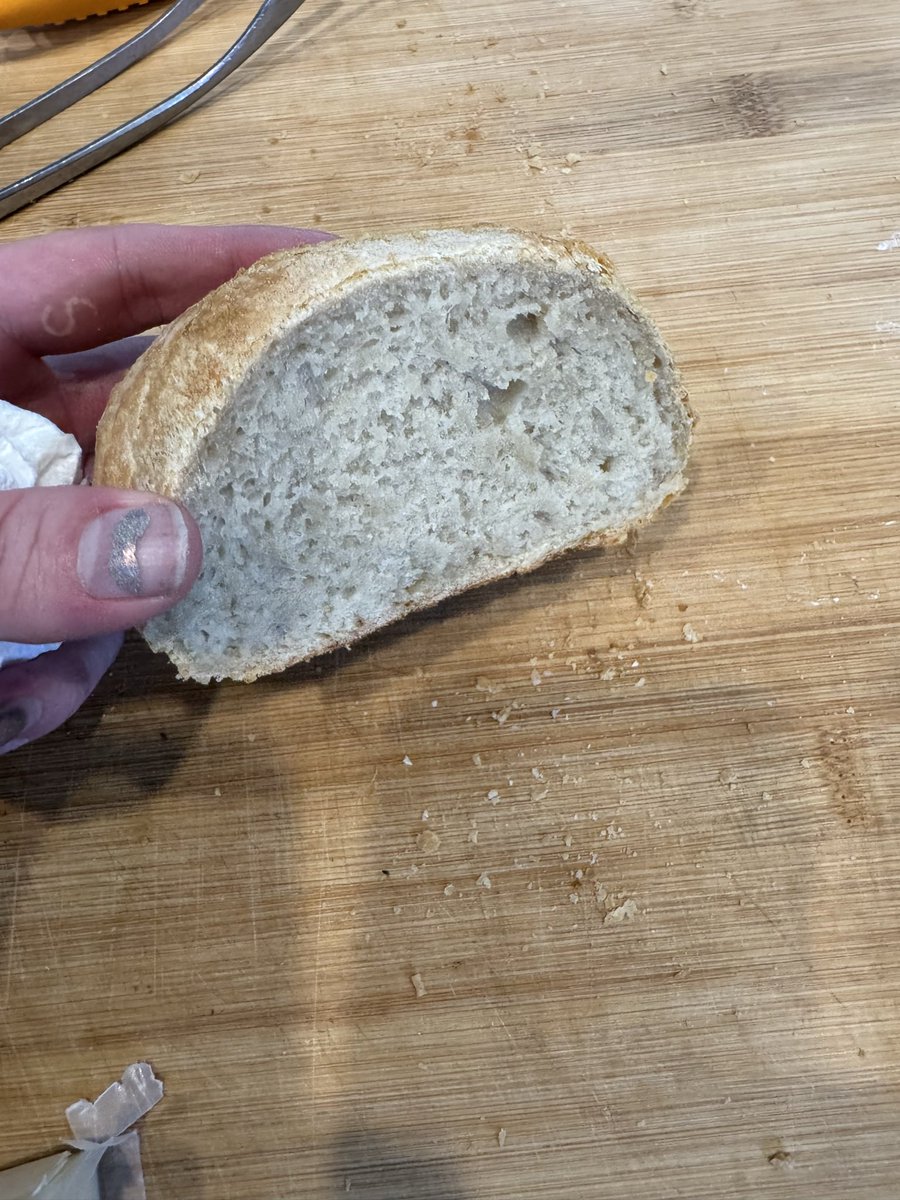 MonsoonGG's tweet photo. Went berry picking, made a bunch of local black berry &amp; mulberry jams / syrup, made some scallion oil and some fresh bread. 

I missed cooking, glad to be back! https://t.co/XiOXp4oJnx