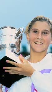 Racket_Report's tweet photo. 4/5 — The comeback
28 months later, Monica Seles finally returned.
Her first tournament back? She won it. 🏆
Then she reached the US Open final almost immediately, taking Steffi Graf to 3 sets.
After everything she had been through… she was still one of the best players alive. https://t.co/9tkR7qsumo