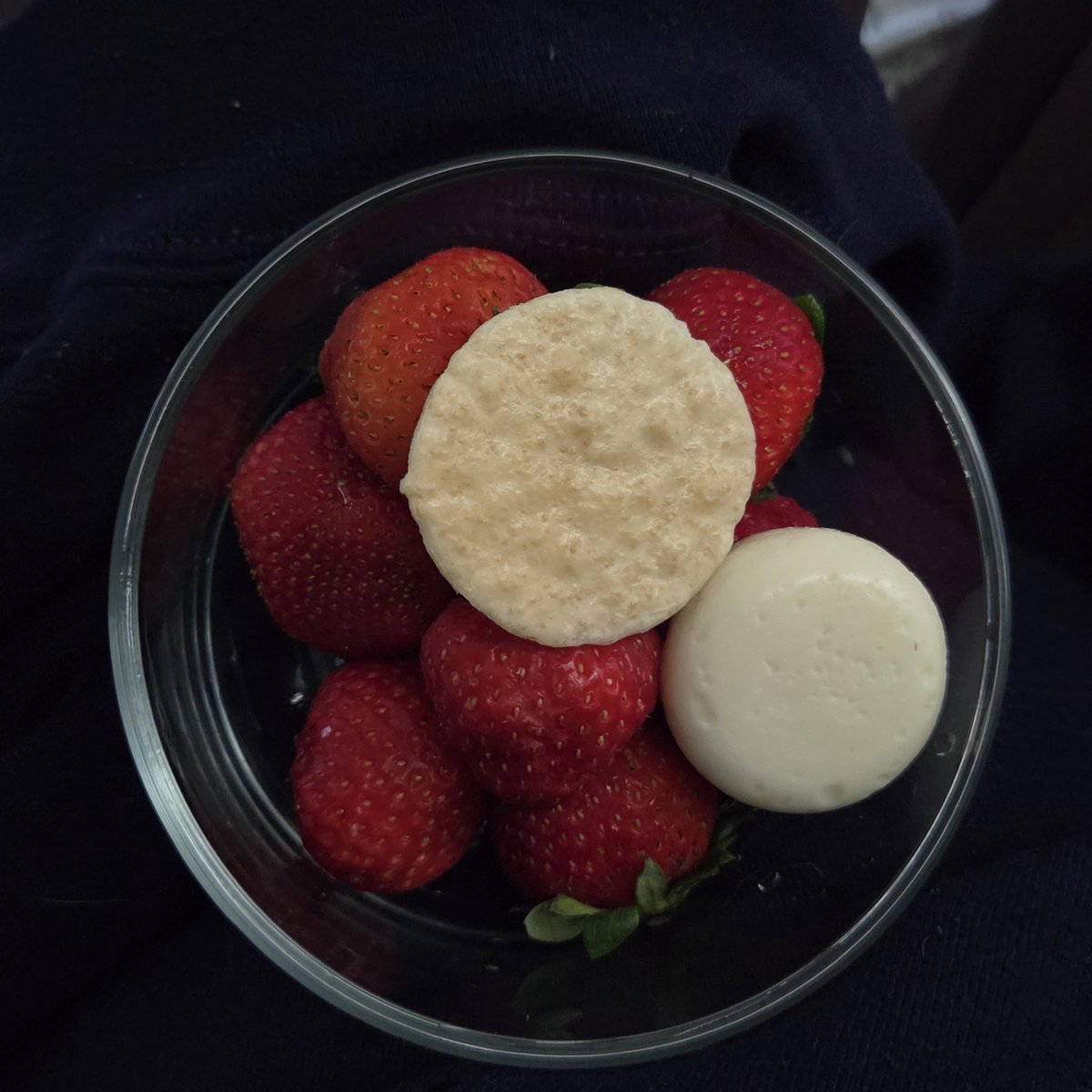 strawbbkcal's tweet photo. Eucharist lookin ah cracker https://t.co/llGWKS4woi