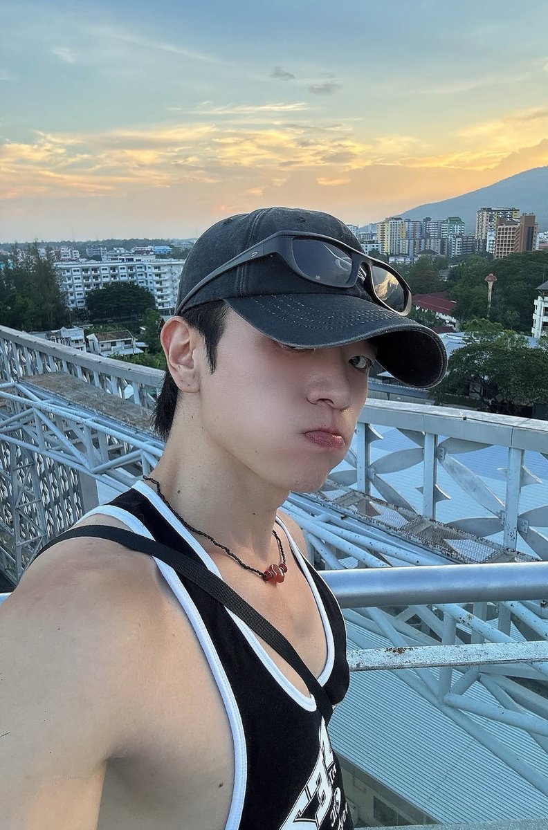 Taro6o9's tweet photo. I'm 🏳️‍🌈 https://t.co/tDrDtYV3ZY