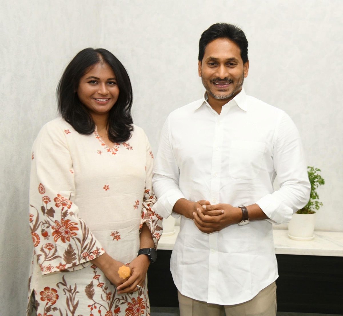mspraneereddy's tweet photo. It’s always a pleasure meeting Jagan Anna. Every interaction brings a fresh perspective, making each conversation both insightful and thought-provoking. I always leave with something new to reflect on. #ysjagan https://t.co/L9TID4VKir