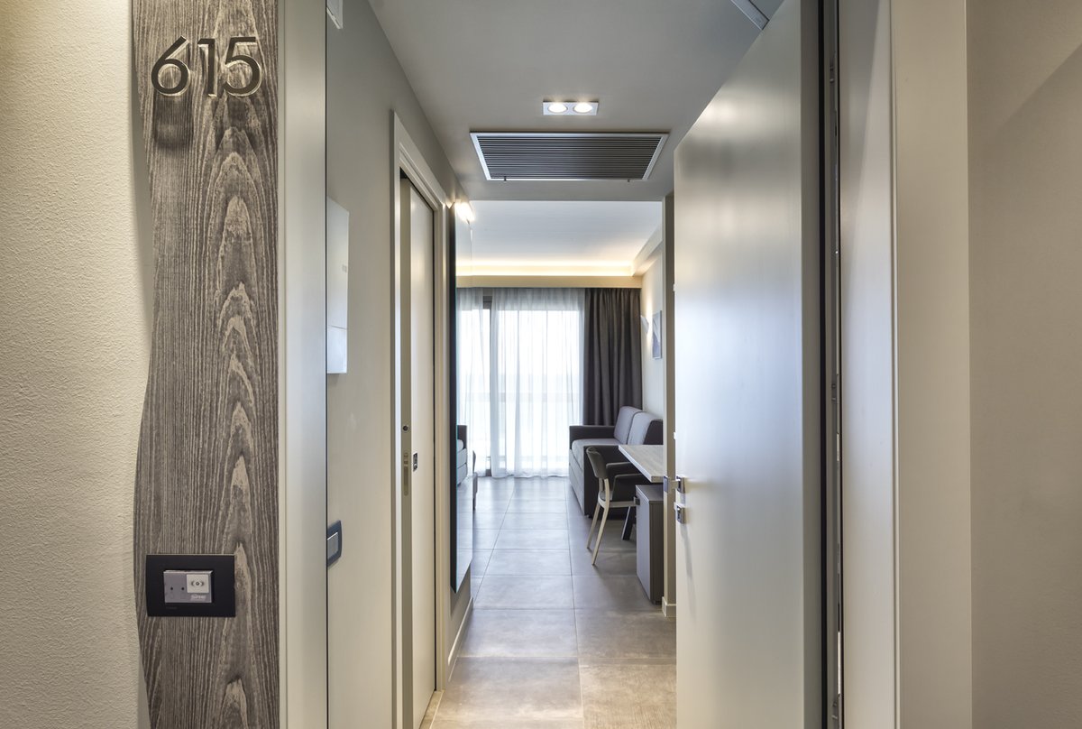 PietrelliPorte's tweet photo. ⭐⭐⭐⭐ NAUTILUS FAMILY HOTEL / PESARO

Per ulteriori informazioni:
🌐 https://t.co/R8w9atsPo8

Scopri tutti i nostri canali:
🔗 https://t.co/EBLpgGPLDR

#Hoteldoors 
#DesignHotel 
#eidoors https://t.co/wihl90Ssxd
