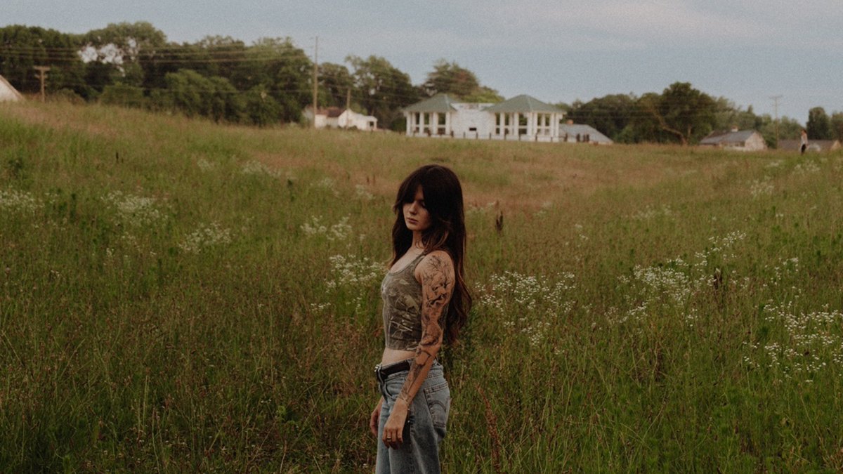 Revolvermag tweet picture