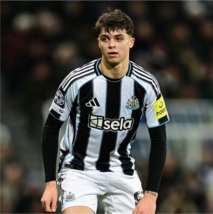 BSRobsonNE's tweet photo. 📊 STAT: Of the 30 players who started multiple Champions League matches as teenagers last season, THREE now play in Newcastle United’s midfield:

🏴󠁧󠁢󠁥󠁮󠁧󠁿 Lewis Miley
🇫🇷 Aladji Bamba
🇳🇱 Sean Steur

Future-proofed. 🌟 #NUFC https://t.co/uCtqFXLSfE