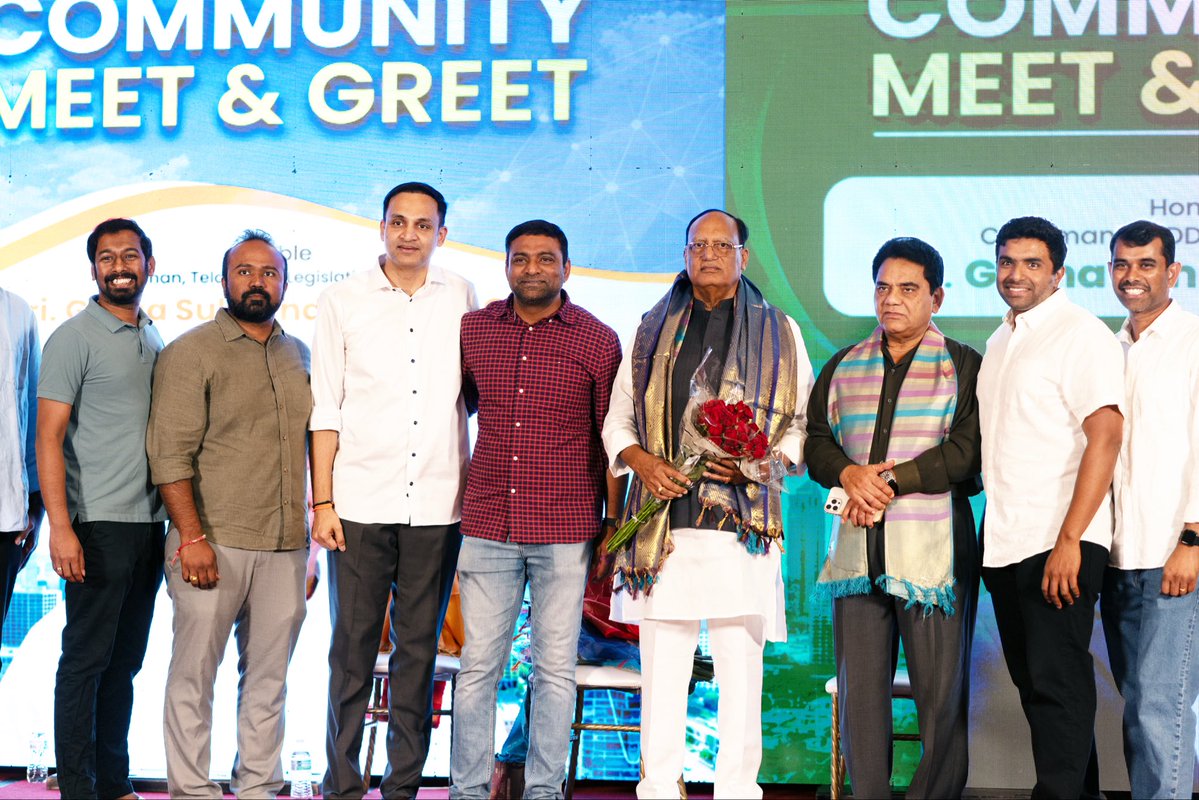 GuthaAmithReddy's tweet photo. ఈరోజు డల్లాస్ నగరంలో జరిగిన తెలుగు వారి ఆత్మీయ సదస్సుకు  మా నాన్నగారు, తెలంగాణ శాసనమండలి ఛైర్మన్ గౌరవనీయులు శ్రీ  @Gutha_Sukender గారితో కలిసి పాల్గొన్నాను. ఈ సందర్భంగా  మాపై చూపించిన ప్రేమాభిమానాలు మరువలేనివి.

#GuthaSukenderReddy #GuthaAmithReddy https://t.co/J9H1GW3sVh