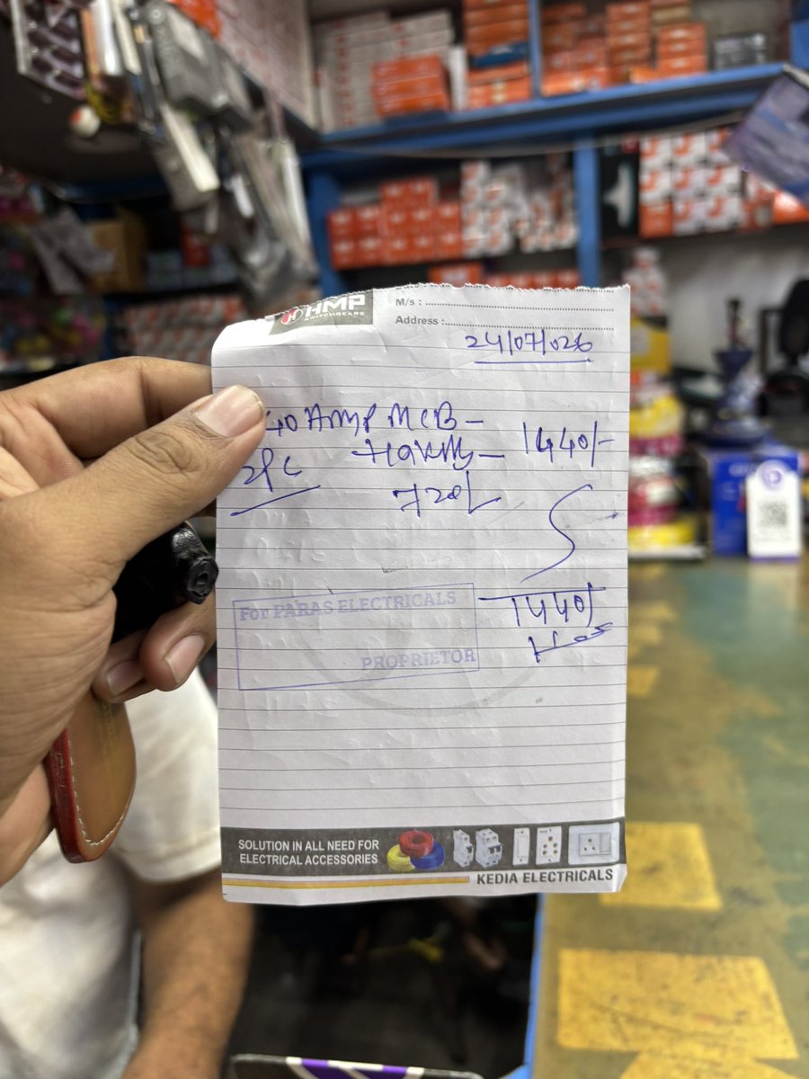 Ankush_0504's tweet photo. @HavellsCare360 
I am attaching the invoice and payment details for your reference. Kindly look into this matter and arrange for a replacement under warranty at the earliest. I expect better customer support from a trusted brand like Havells.#CustomerSupport #ConsumerRights https://t.co/aGLPLYSDM9