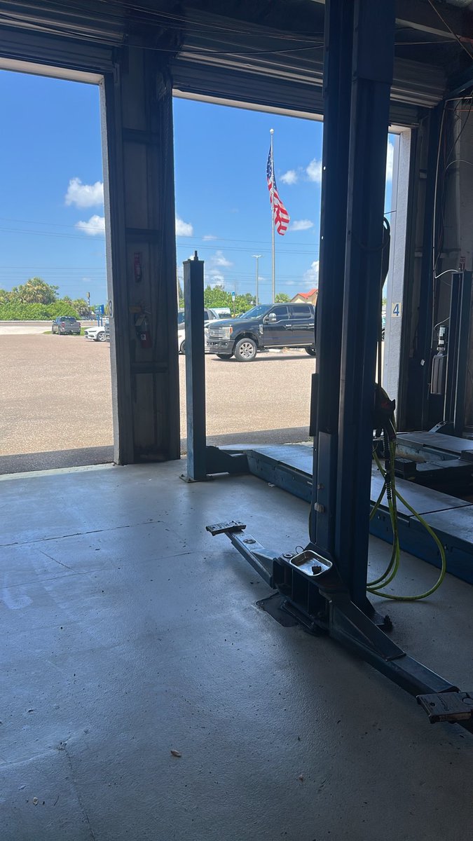 johnj22's tweet photo. No cars to fix today. 🥲 https://t.co/Xf7Ma9Pqpd